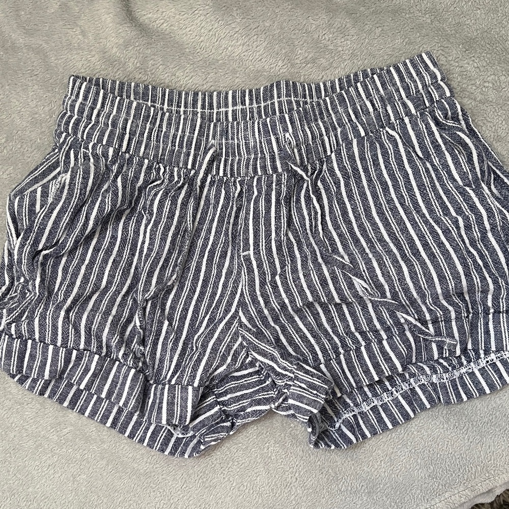 Old Navy Navy Striped Women's Shorts with pockets